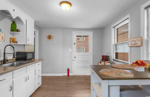 Hartford Apartment | Serenity in Hartford - Perfect for Hospital Visits - Free Parking + Wifi