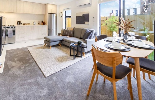 Christchurch City Centre House | Serenity in the Centre: 2 bed 2 bath