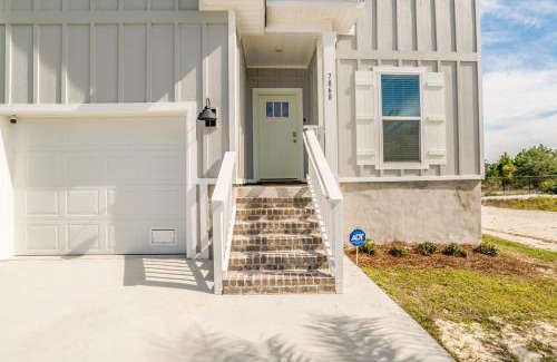 Ono Island House | Serenity Island Treasure At 7868 Evening Glow Drive