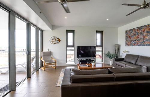 Darwin City Centre Apartment | Serenity Neptuna - 3brm luxury at Darwin Waterfront