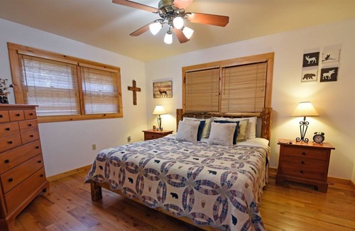 My Mountain Cabin | Serenity Now-3br/3ba, Hot Tub, Pool Table,Wifi