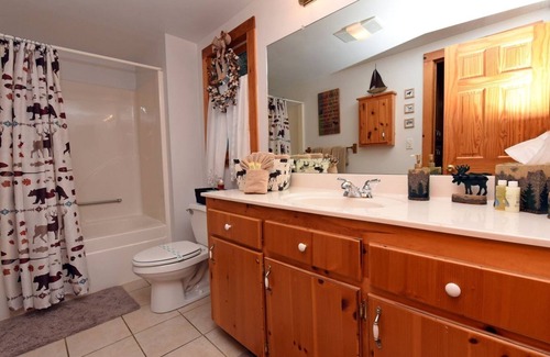 My Mountain Cabin | Serenity Now-3br/3ba, Hot Tub, Pool Table,Wifi