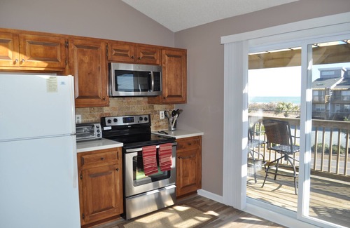 Sneads Ferry House | Serenity Now! 3br Townhome w Private Beach Access - NEWLY RENOVATED!