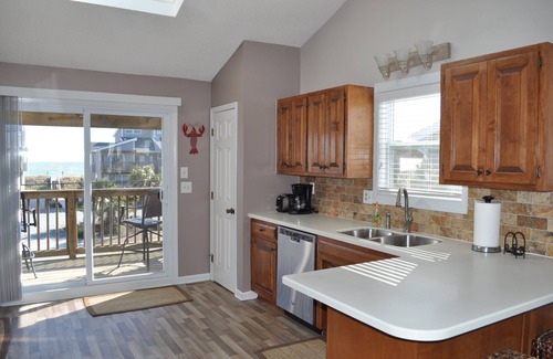 Sneads Ferry House | Serenity Now! 3br Townhome w Private Beach Access - NEWLY RENOVATED!