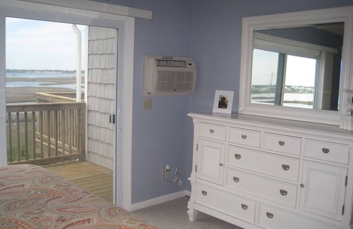 Sneads Ferry House | Serenity Now! 3br Townhome w Private Beach Access - NEWLY RENOVATED!