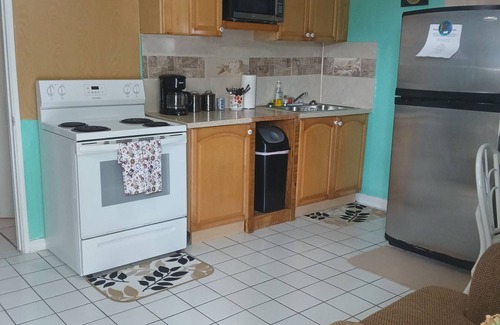 Cotton Tree Bay Apartment | Serenity On The Bay1 - One Bed Apt Close to Supermarkets, Shops and Restaurants!