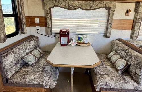 Borrego Springs House | Serenity Oasis 5th Wheel Camper trailer