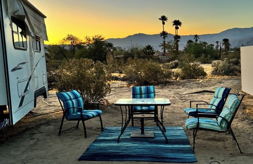 Borrego Springs House | Serenity Oasis 5th Wheel Camper trailer