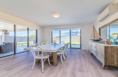 Inverloch House | Serenity on Beachcomber!