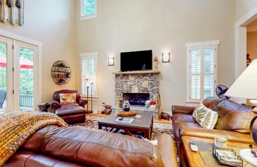 Big Canoe House | Serenity on the Ridge