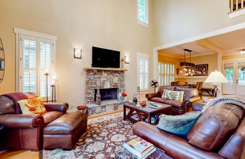 Big Canoe House | Serenity on the Ridge