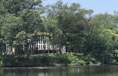 Stevensville House | Serenity on the Water