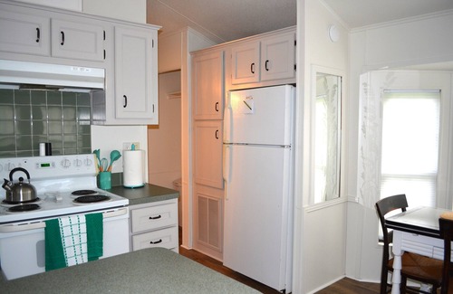 Cherokee Cabin | Serenity only steps away from the Smokies.