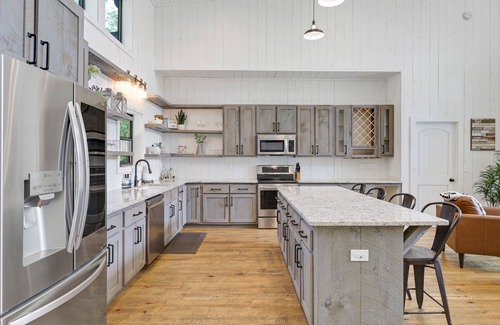Blue Ridge Cabin | Serenity@Overlook - Modern Lux Cabin in the Blue Ridge Mountains! NEW Hot Tub!