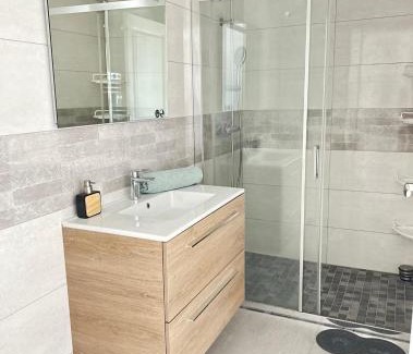 Moneteau Apartment | Serenity, parking gratuit , 5 min Auxerre