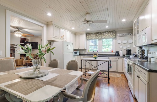 Saluda House | Serenity! Pet Friendly, GloDisc Golf, Axe Throwing