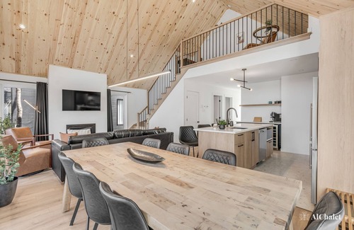 Pont-Rouge Ski Chalet | Serenity - Relaxing getaway - Spa and Arcade games