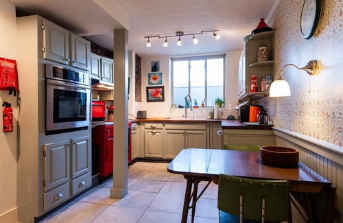 Jeffersonville House | Serenity Retreat: Feng Shui 1BR/1BA Oasis- 2 miles from Louisville!