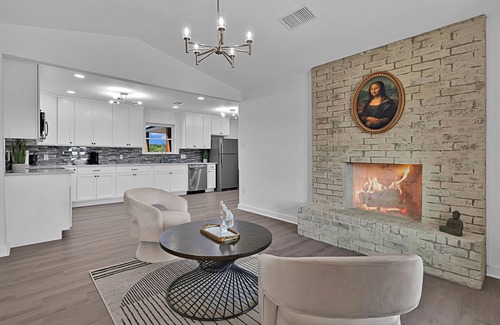 Waco House | Serenity Retreat, Wacoan Oasis Baylor/McLane/Magnolia