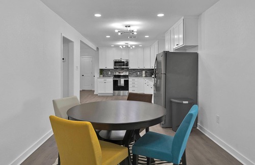 Waco House | Serenity Retreat, Wacoan Oasis Baylor/McLane/Magnolia