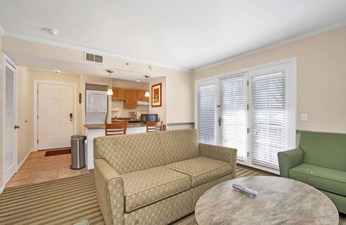 Norwich Condo | Serenity Shore & Casino Villa at Norwich Inn & Spa