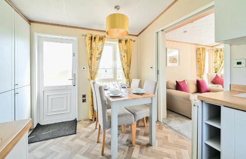 Great Houghton House | Serenity Shores - Billing Aquadrome