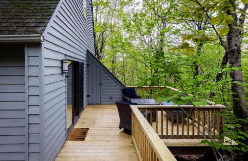 Chestnut Springs House | Serenity Slope with Wintergreen Advantage