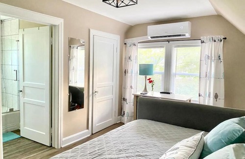 High Point House | Serenity Studio, Adorable and Spacious Studio with Full Kitchen