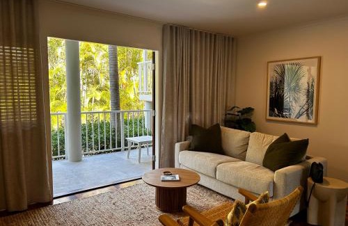 Noosaville Apartment | Serenity style and space in tropical surrounds