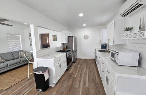 Del Mar Apartment | Serenity Suite - Ocean Dr