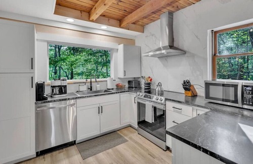 Greenville - Spartanburg Cabin | Serenity Summit~ Luxury Cabin Paris Mtn Greenville