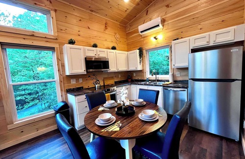 Stanton Cabin | Serenity Woods Hot Tub NEW!