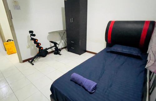 Masai House | Seri Alam Homestay