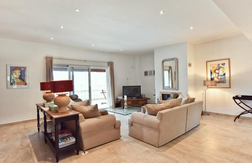 Biot Villa | SERRENDY VALBONNE - Splendid villa with heated swimming pool & sauna!