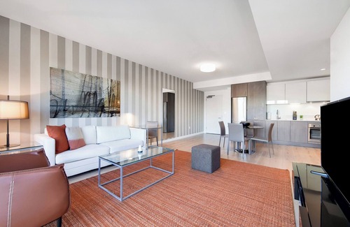 West Fens Apartment | Serviced 1 Bedroom Across From Fenway Park