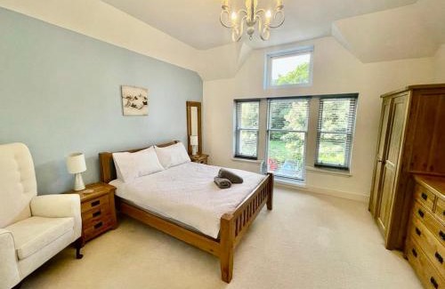 Elgin Apartment | Serviced Accommodation Moray Lesmurdie House, Elgin - Free Parking, Free WiFi