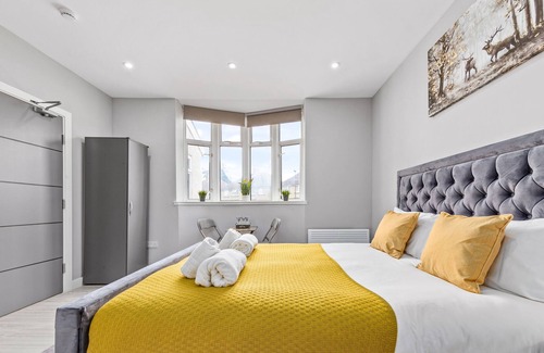 Feltham West Apartment | Serviced Ensuite Room Feltham Heathrow London TW13