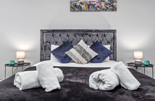 Feltham West Apartment | Serviced Ensuite Room Feltham Heathrow London TW13