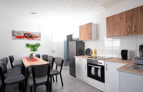 Hochlarmark Apartment | Serviceroom24 - Apartment 5 in Recklinghausen Hoch Wlan - TV - 24-7 Check-in