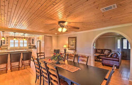 Clarkesville House | Serving Southern Charm at this Clarkesville House!
