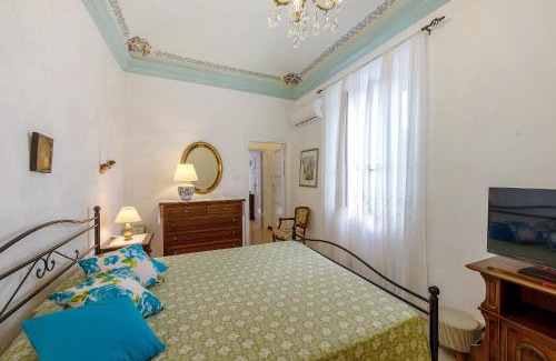 Sestri Ponente Apartment | Sestri Ponente House