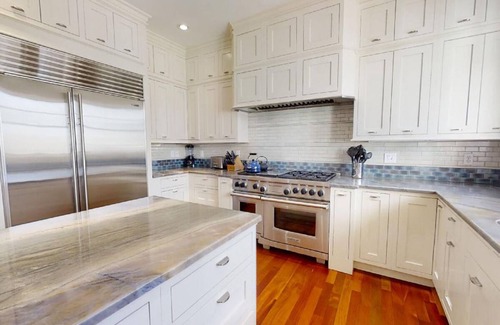 East Dennis House | Sesuit Neck Estate with the Best Private beach on the Bay!: 039-D