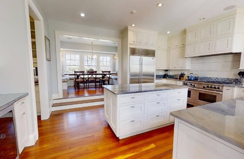 East Dennis House | Sesuit Neck Estate with the Best Private beach on the Bay!: 039-D