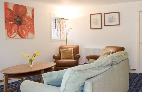 Killin Cottage | Set in 30 acre grounds with woodlands, located in historic town of Killin.