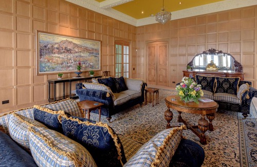 North Berwick House | Set in beautifully landscaped gardens overlooking West Links, Broadsands Beach and Firth of Forth.