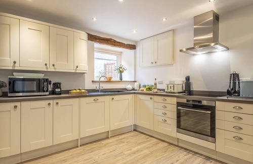 Taddington Cottage | Set within the Peak District countryside, The Old Hen Shed offers a beautiful home away from home