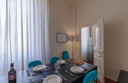 Duomo Apartment | Seta spacious apartment next to the Duomo