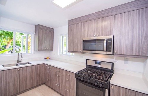 St. Ann's Bay Villa | SettleDown-3 B/R Ocean Front at Chukka Cove w/Private Plunge Pool & Chef