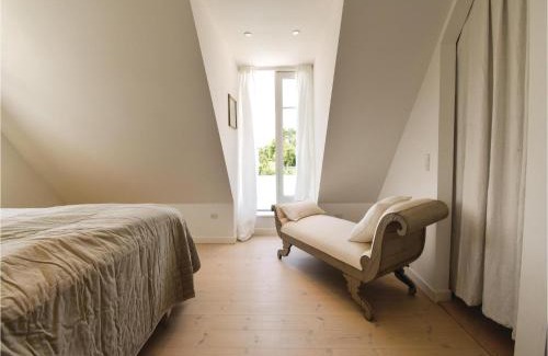Ryslinge House | Seven-Bedroom Holiday Home In Orbak