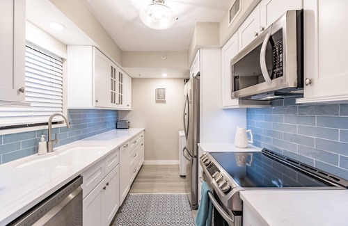 South Island Condo | Seven Miles of Heaven ≈ Spotlessly Clean Renovated Heated Pool Across From Beach